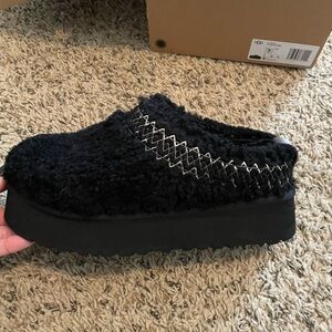UGG Women's Black Fuzzy Platform Slippers